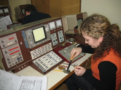 Лаборатория цифровой электроники (ауд. 212)